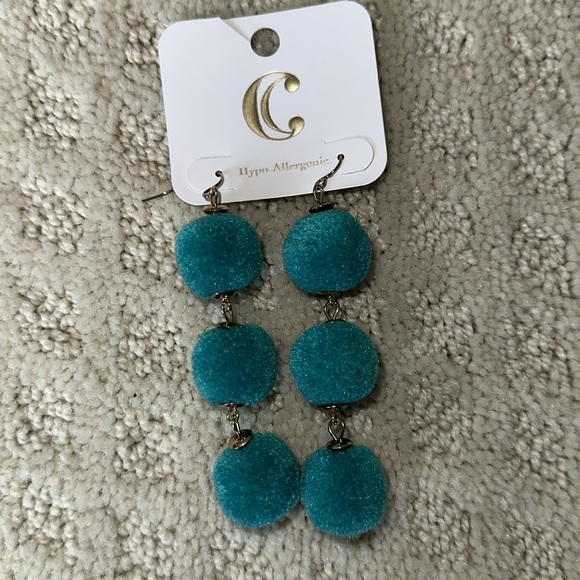 Charming Charlie Turquoise Pom Pom fuzzy earrings NWT - Picture 3 of 4
